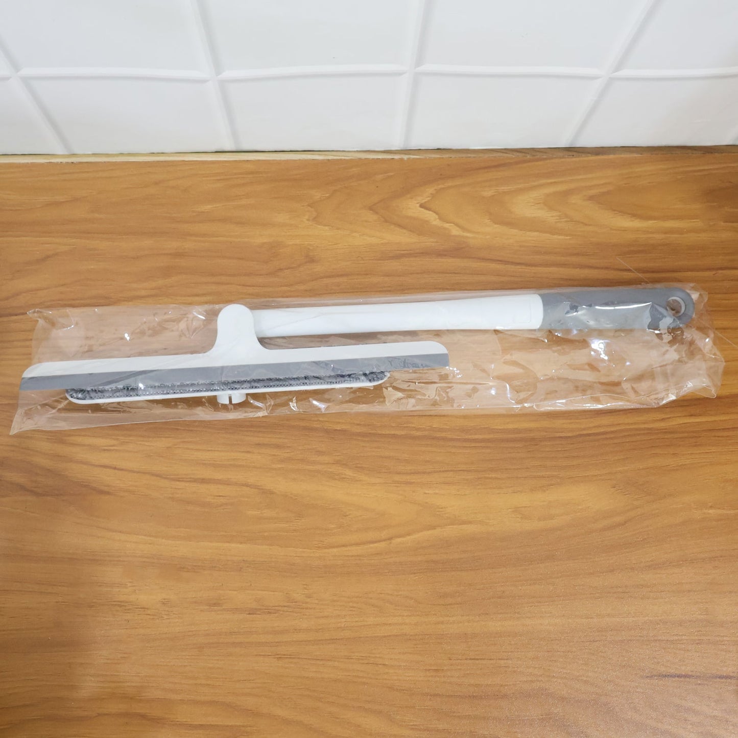 2-in-1 Window Glass Cleaning Wiper with Microfiber Pad