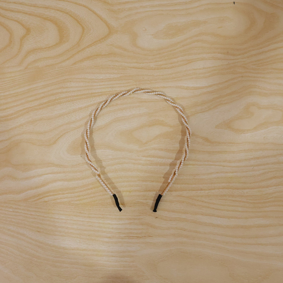 Elegant Pearl Design Hairband (1 Pc)
