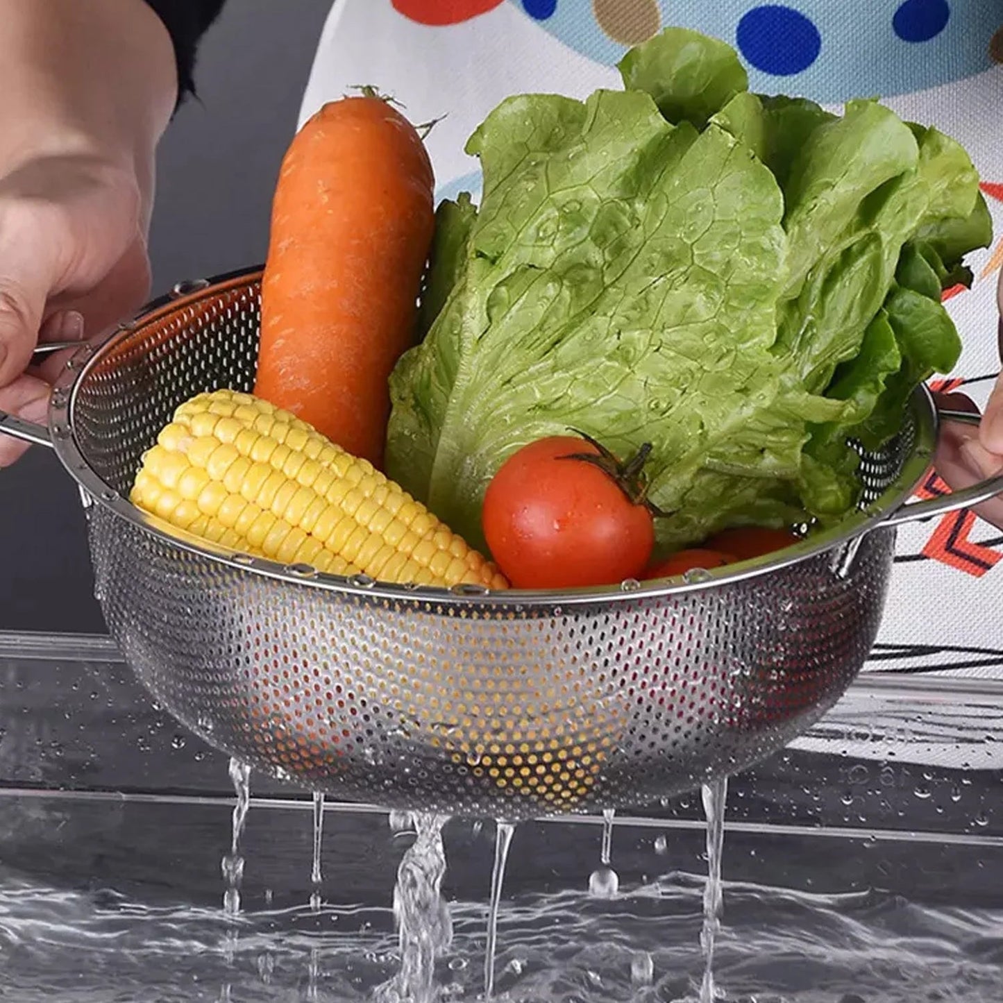 Stainless Steel Colander with Handle, Large Strainer Basket for Kitchen (25.5 cm)