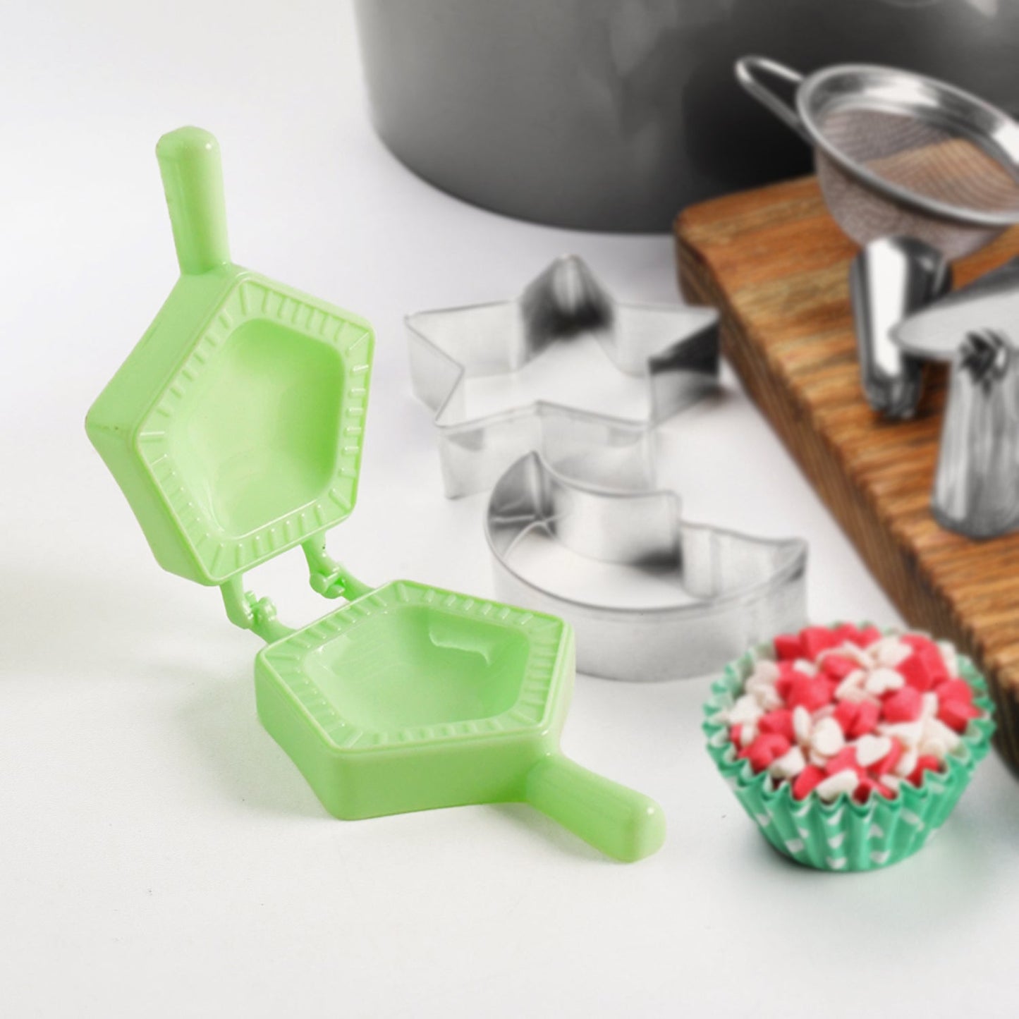 1 Pc Assorted Shape Plastic Snack Mould (Mix Design / 1 Pc)