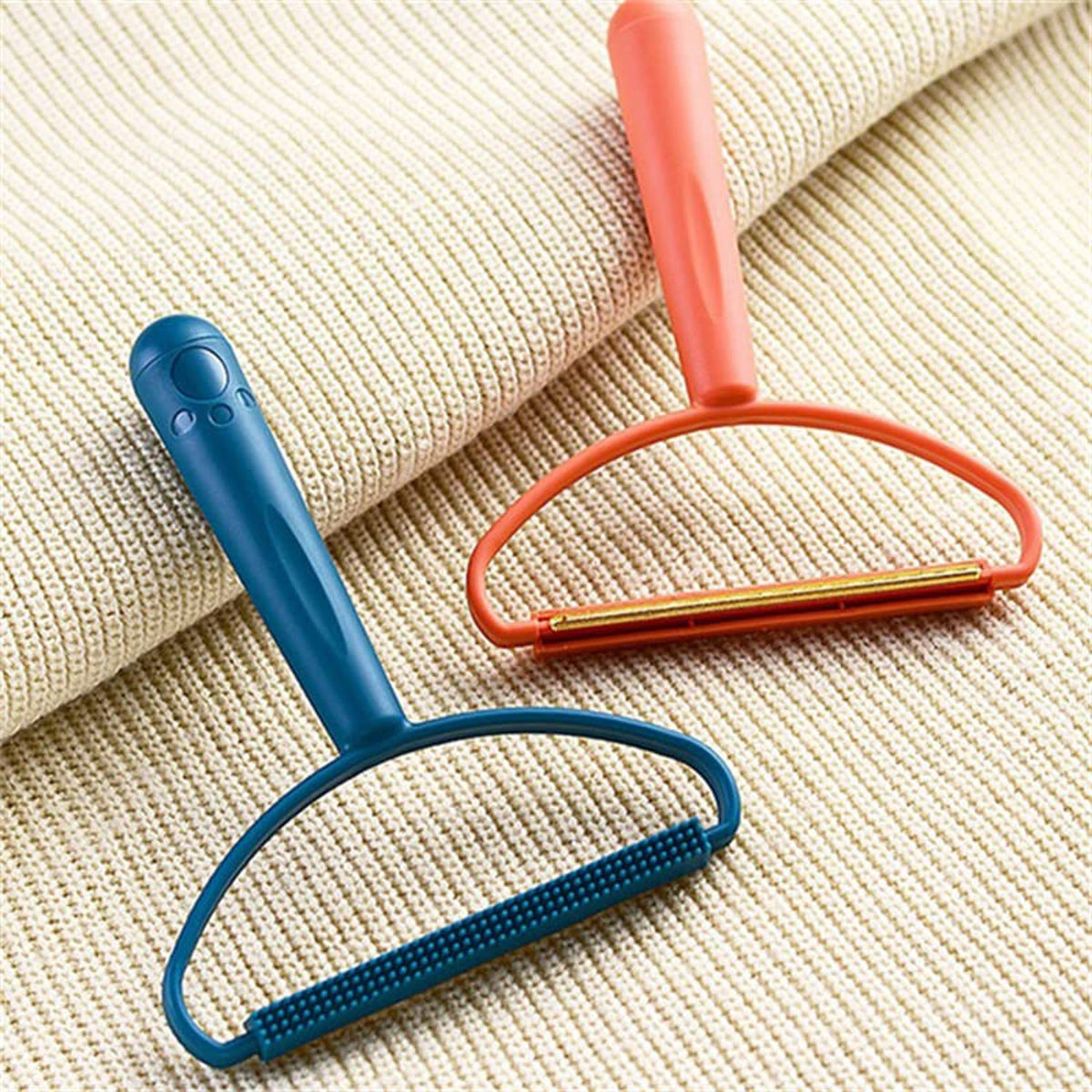 2-in-1 Portable Lint Remover – Long-Handle Brush & Sticky(1 Pc)