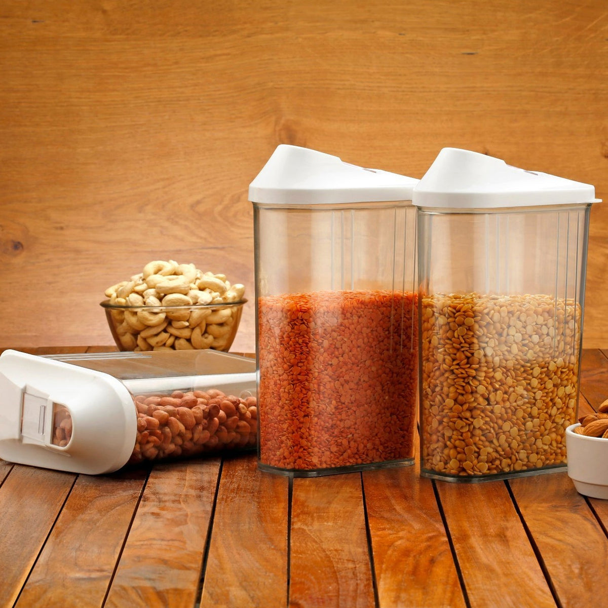 Leak-proof storage boxes for cereals and grains