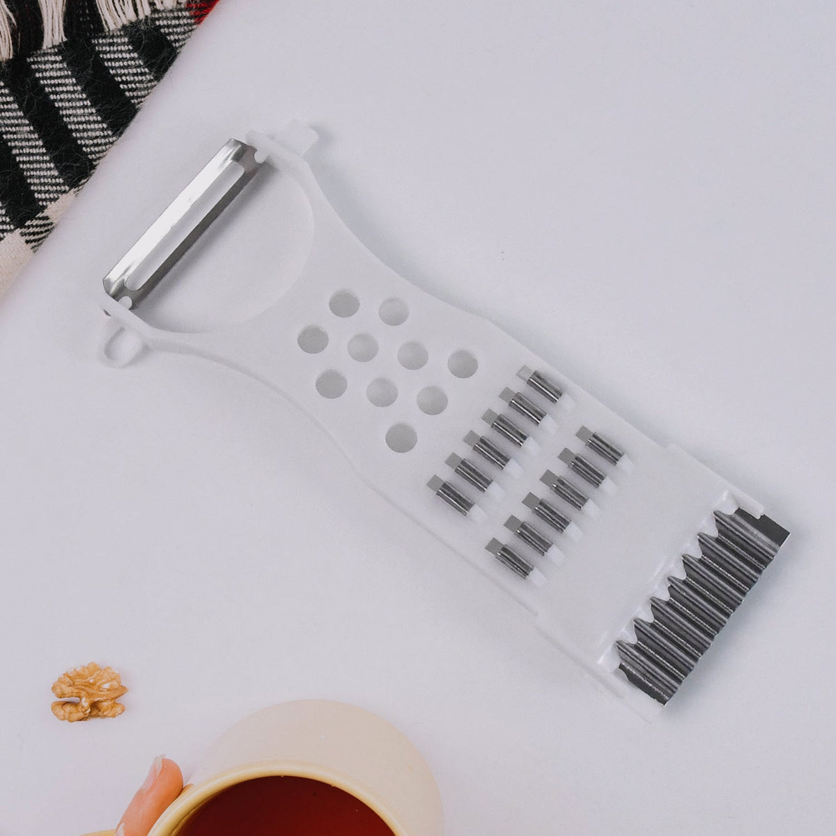 4-Piece Kitchen Cutting Set: Scissors, Peeler, Grater / Slicer, and Knife