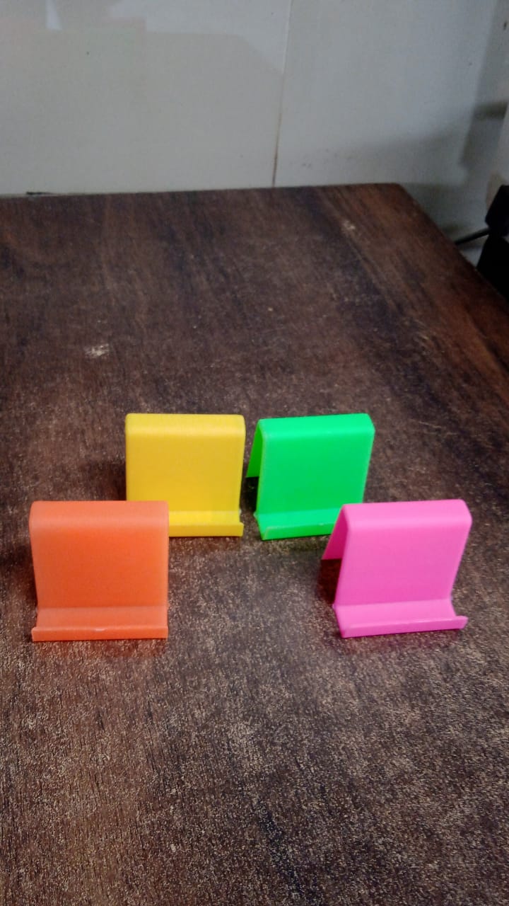 Durable Plastic Mobile Phone Stand with Angled Support (1 Pc / Mix Color)