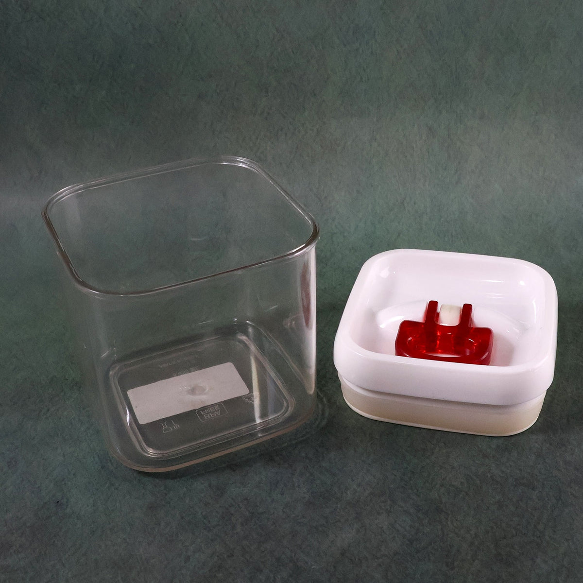 Home kitchen container for cereals and pulses