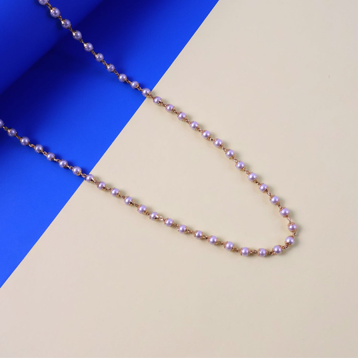 Stylish gold chain necklace        
