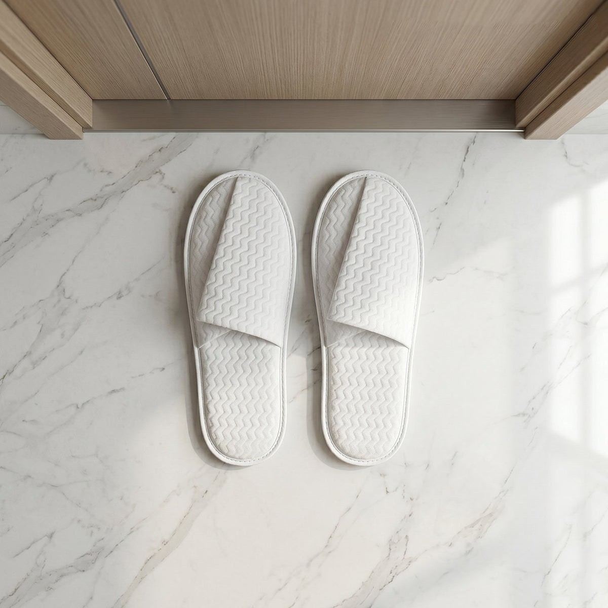 Disposable Hotel Slippers for Guests (1 Pair)